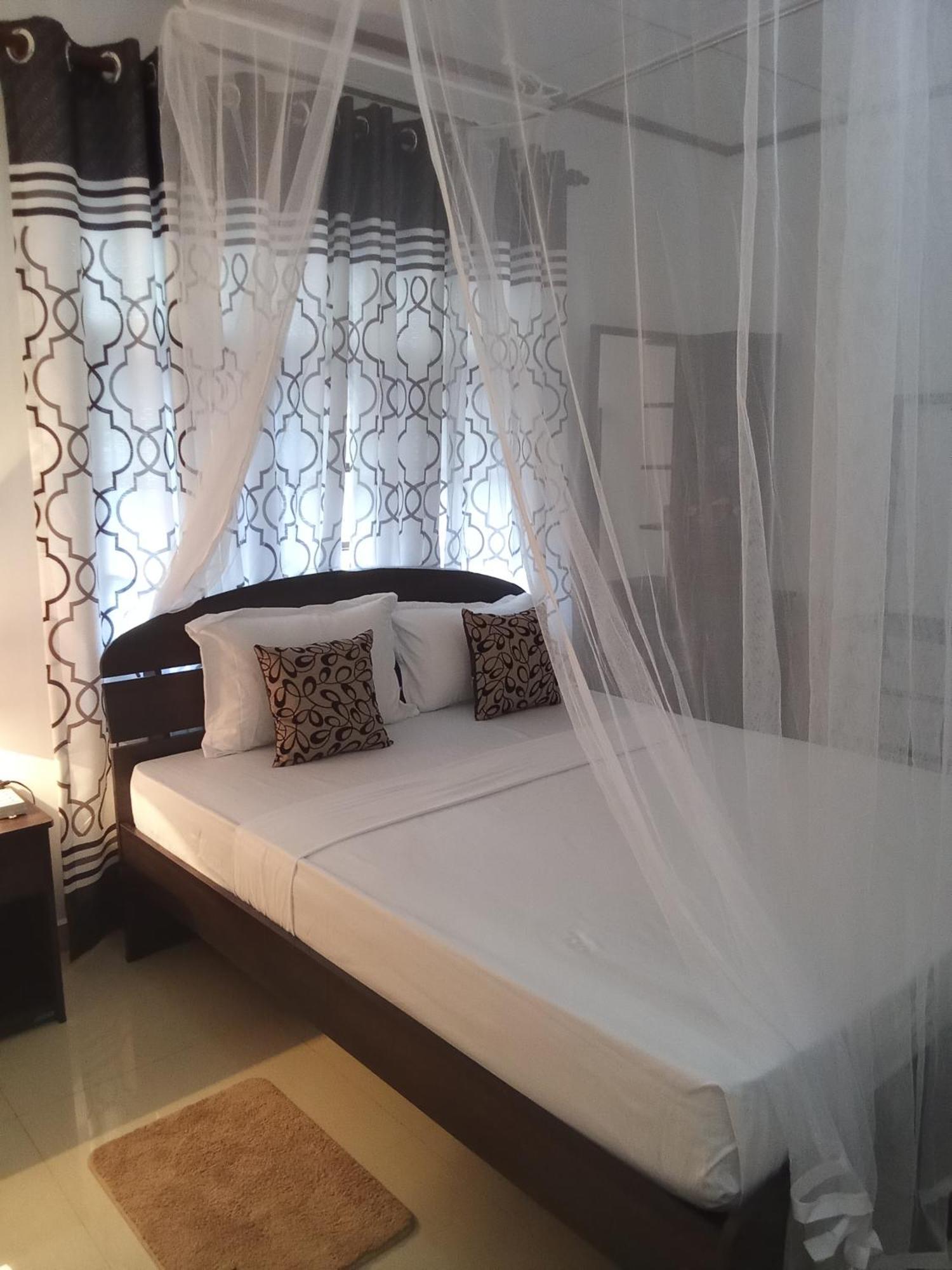 Kavee Transit Hotel Катунаяка Экстерьер фото