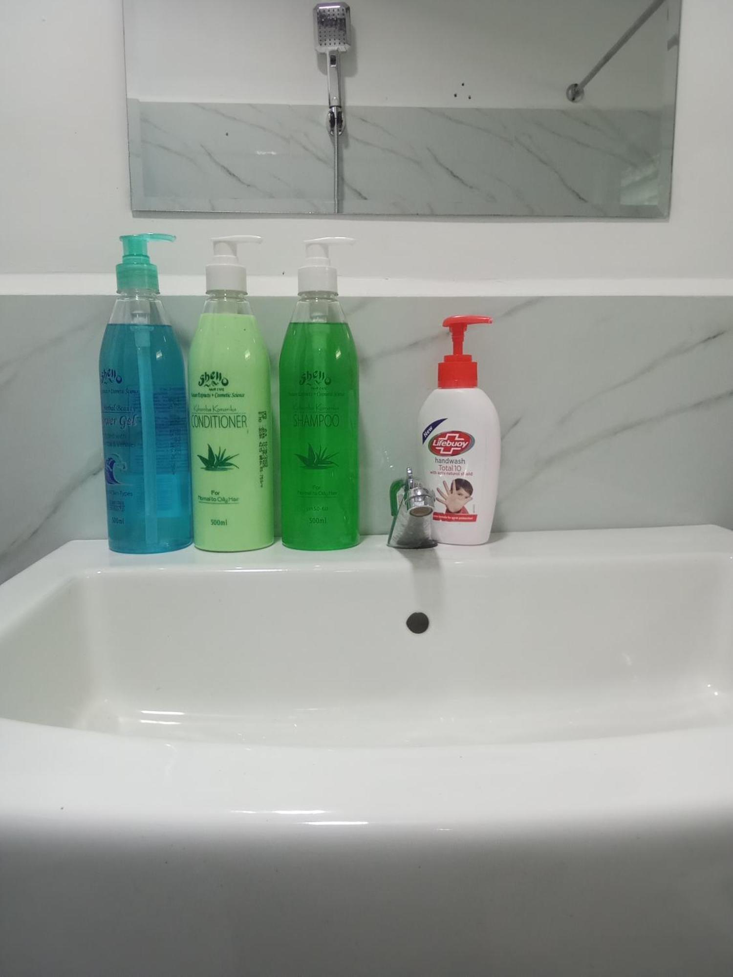 Kavee Transit Hotel Катунаяка Экстерьер фото