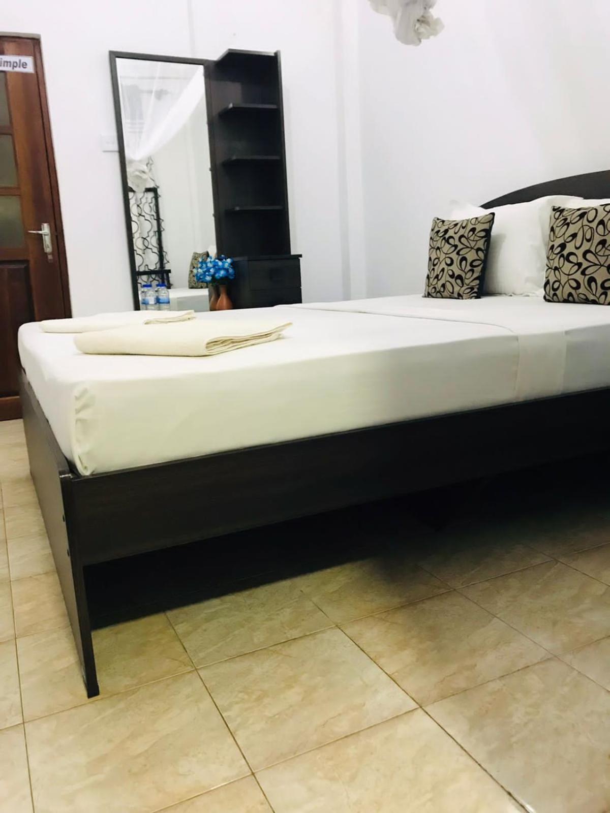 Kavee Transit Hotel Катунаяка Экстерьер фото