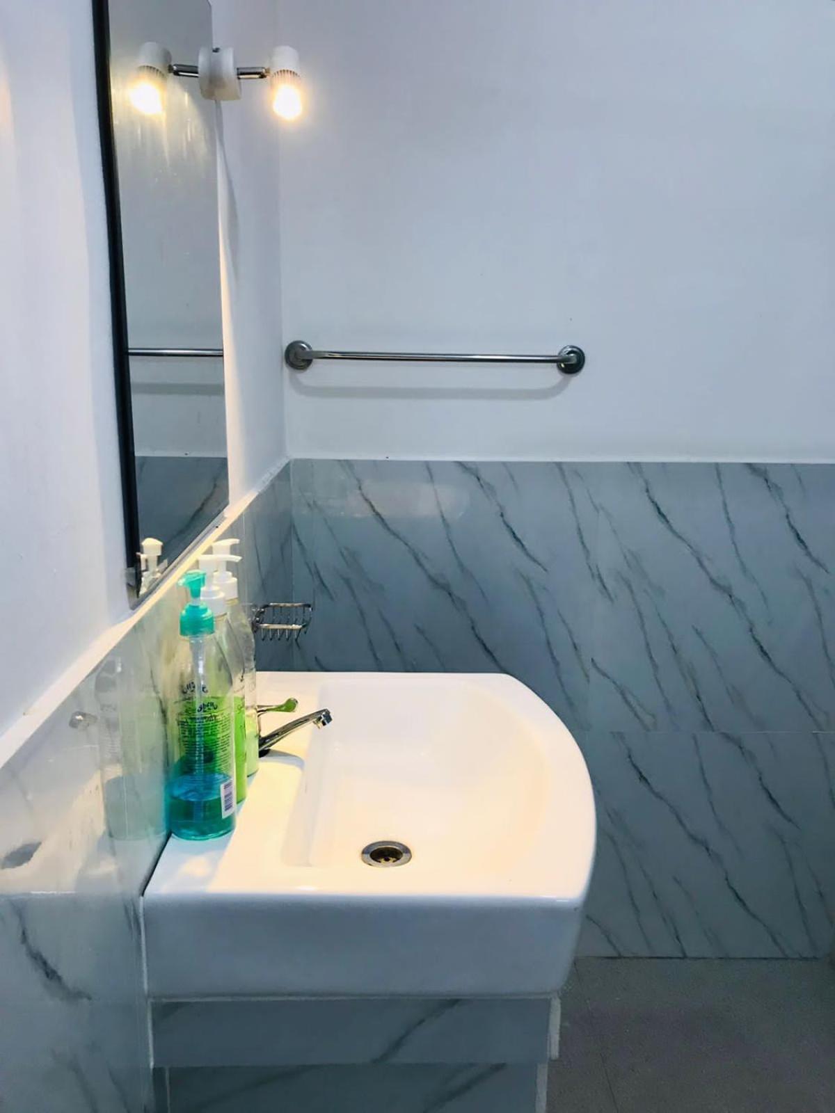 Kavee Transit Hotel Катунаяка Экстерьер фото